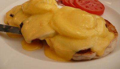 eggs benedict at the tops diner