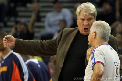 Golden State Warriors head coach Don Nelson argues with NBA ref Bennett Salvatore