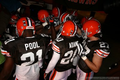 Cleveland Browns huddle