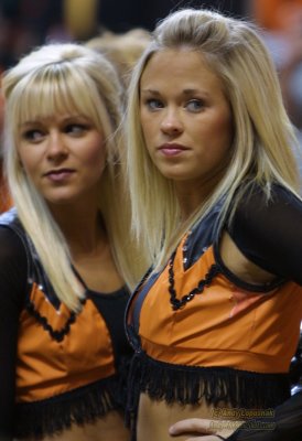 Oklahoma State cheerleaders