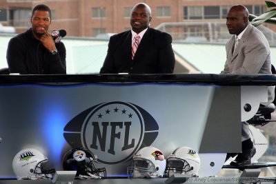 Former NFL players Michael Strahan, Jaimie Dukes & Terrell Davis on the Super Bowl XLIII set for the NFL Network