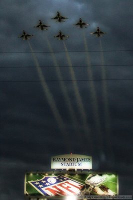 The USAF Thunderbirds flyover Super Bowl XLIII