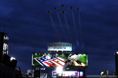 The USAF Thunderbirds flyover Super Bowl XLIII