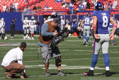 NY Giants QB David Carr with CBS cameraman John Bruno