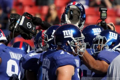 NY Giants huddle
