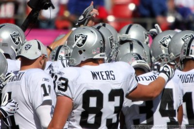 Oakland Raiders huddle