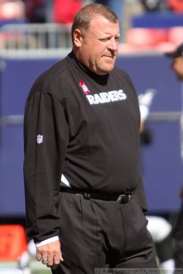 Oakland Raiders head coach Tom Cable