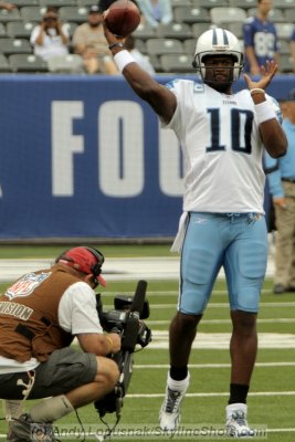 Tennessee Titans QB Vince Young with CBS cameraman John Bruno