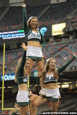 Tulane cheerleaders