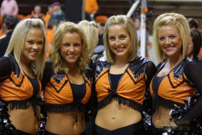 Oklahoma State cheerleaders