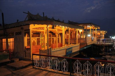 Deluxe House Boat
