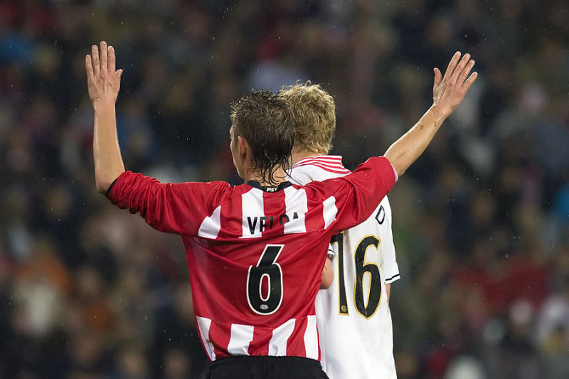 Kay Velda puts his hands up for Stefan Nijland