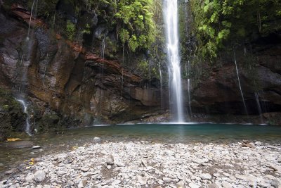 Levada 25 Fontes, Raba�al