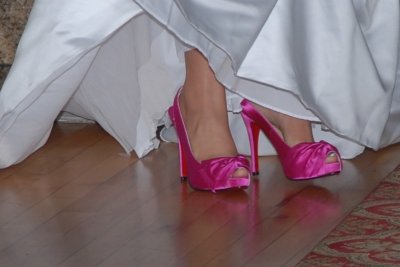love those pink shoes