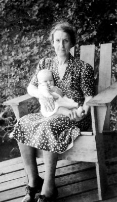 Aunt Nan with baby Lolly 8-13-39