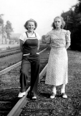 Mom and Jeanne 8-8-37