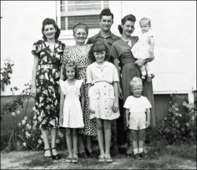 Aunt Ruth, Betty, MaMa, Bobbie, Uncle R.G., Mom, Raymond, Ann