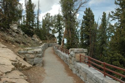 Path to Vista Point