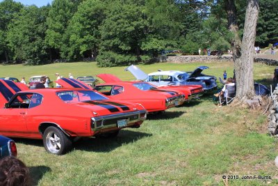 Chevelles in a row