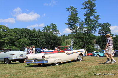 1957 Ford Sunliner