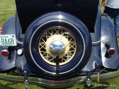 1934 Ford DeLuxe  Roadster