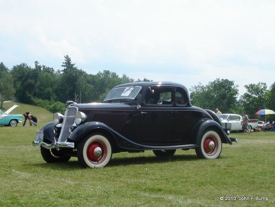 1933 Ford DeLuxe 5 Window Coupe
