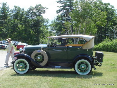 1931 Ford DeLuxe 2dr Phaeton