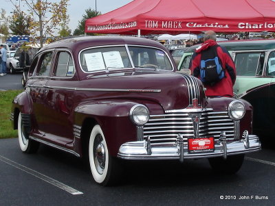 1941 Pontiac Streamliner 4dr Sedan