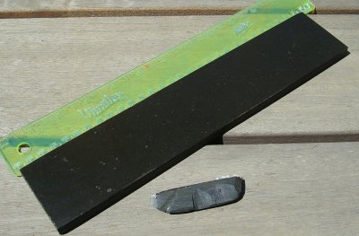 #83 Dark Green & Black Paper