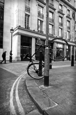 8 Jun... How to park a bicycle in London