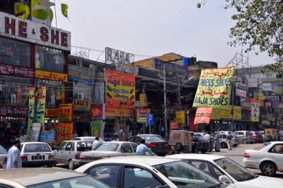 Street Scene - Mall Road