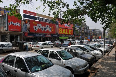 Street Scene - Mall Road