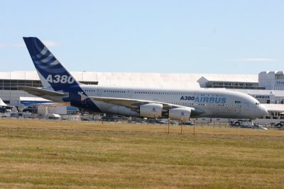 Airbus A380 002.jpg