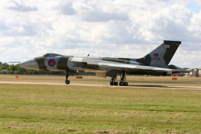 XH558 - Vulcan 010.jpg