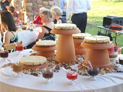 Bridal cheese cakes and toppings
