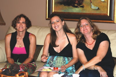 Lisa (Gwen's mother), Gwen, and Melanie