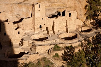 Cliff Palace, lit half closeup