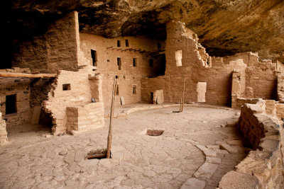 Spruce Tree House closeup2