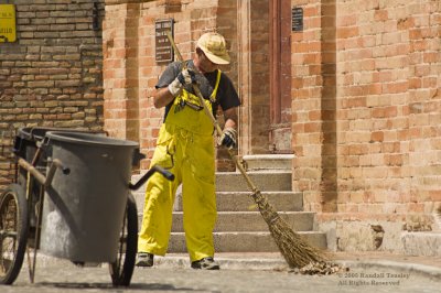 Marche-Corinaldo-Street-sweeper