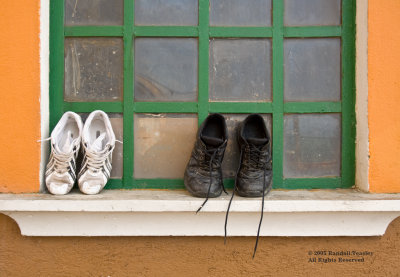 Burano-Drying-shoes