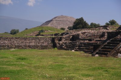 Teotihuacan - Piramids