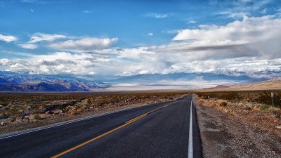 On the road to Death Valley 3