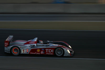 Audi R10 braking for T2