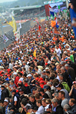 Crowd at the Start