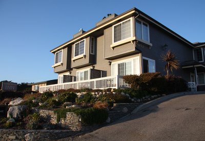 Sand Pebbles Inn, Moonstone Beach