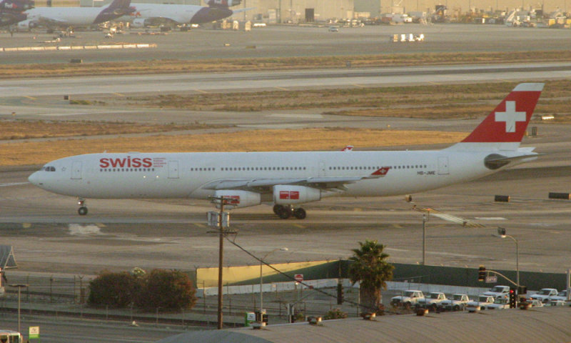 Swiss A340 turns into runway