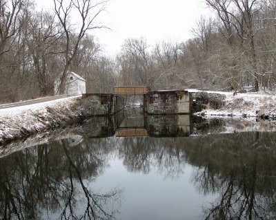 Reflections at lockhouse and lock 27