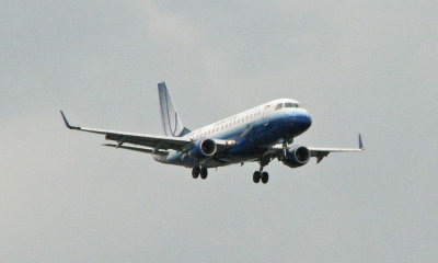 United Express Embraer jet_2