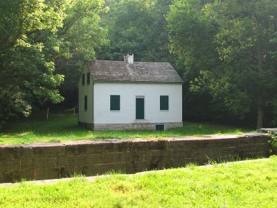 Lockhouse for lock 43 and surroundings