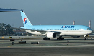 Korean Air 777 catches the morning light